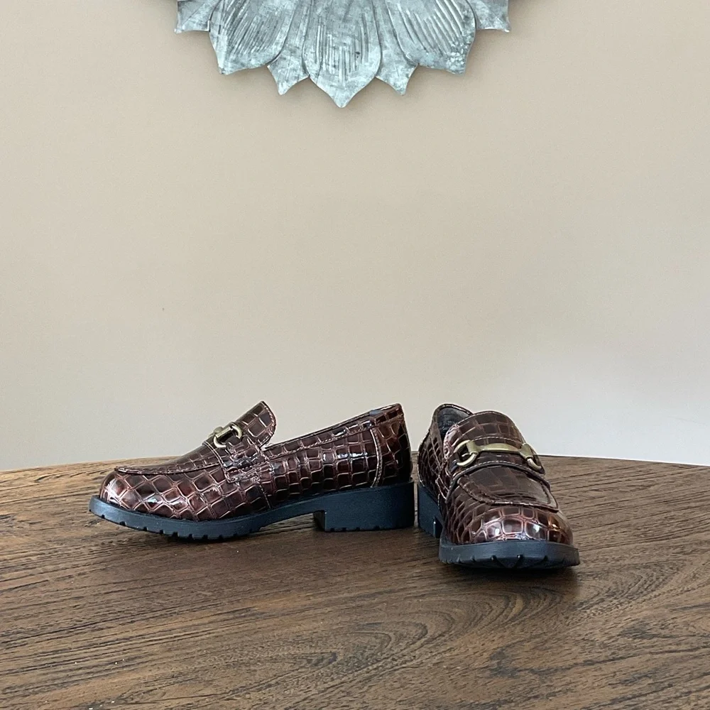 Easy Street Crocodile Pattern Brown Loafers
